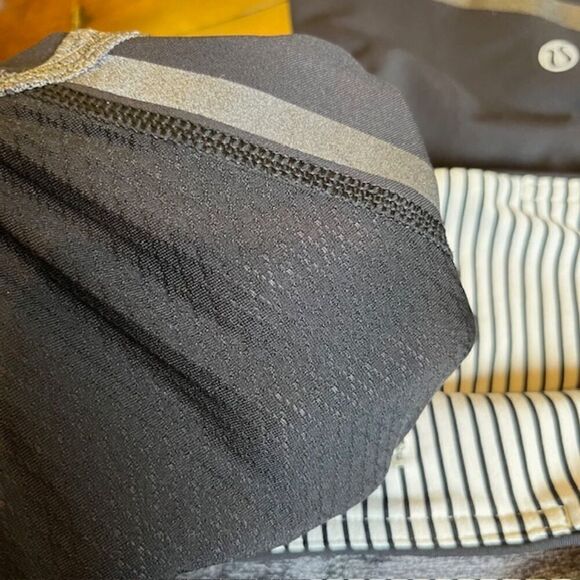 Lululemon Hop To It Crop *Full-On Luxtreme Black / Heathered Black 6 - Picture 10 of 12